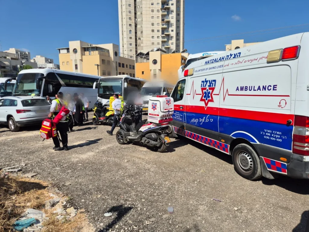 חרדה בבני ברק: פעוט נשכח באוטובוס הסעות וחולץ במצב יציב