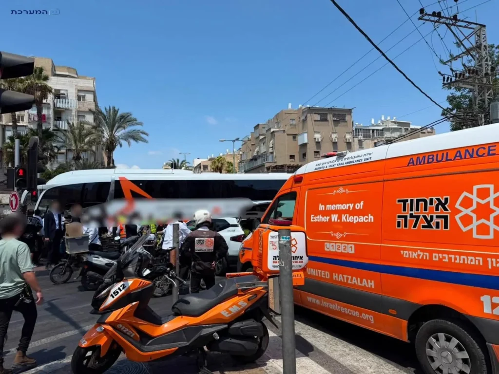 מחריד: הילד נלכד מתחת לגלגלי האוטובוס ונפצע קשה