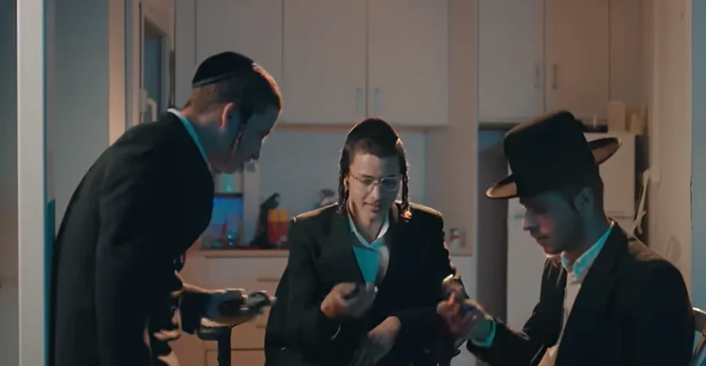 "א חתן אין בני ברק": אושי לנדסמן עם הלהיט הסוחף