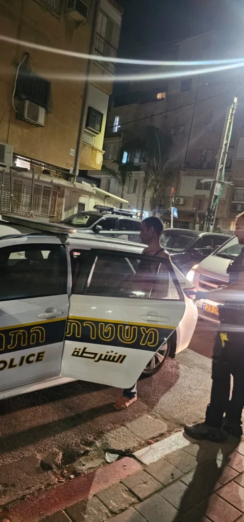 שיכור ניסה לפרוץ לרכב מנהל הרובע: "זה הבית שלי"