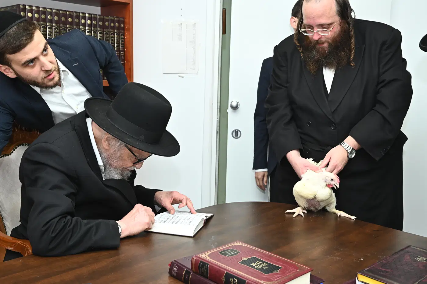הגרמה הירש בעריכת כפרות