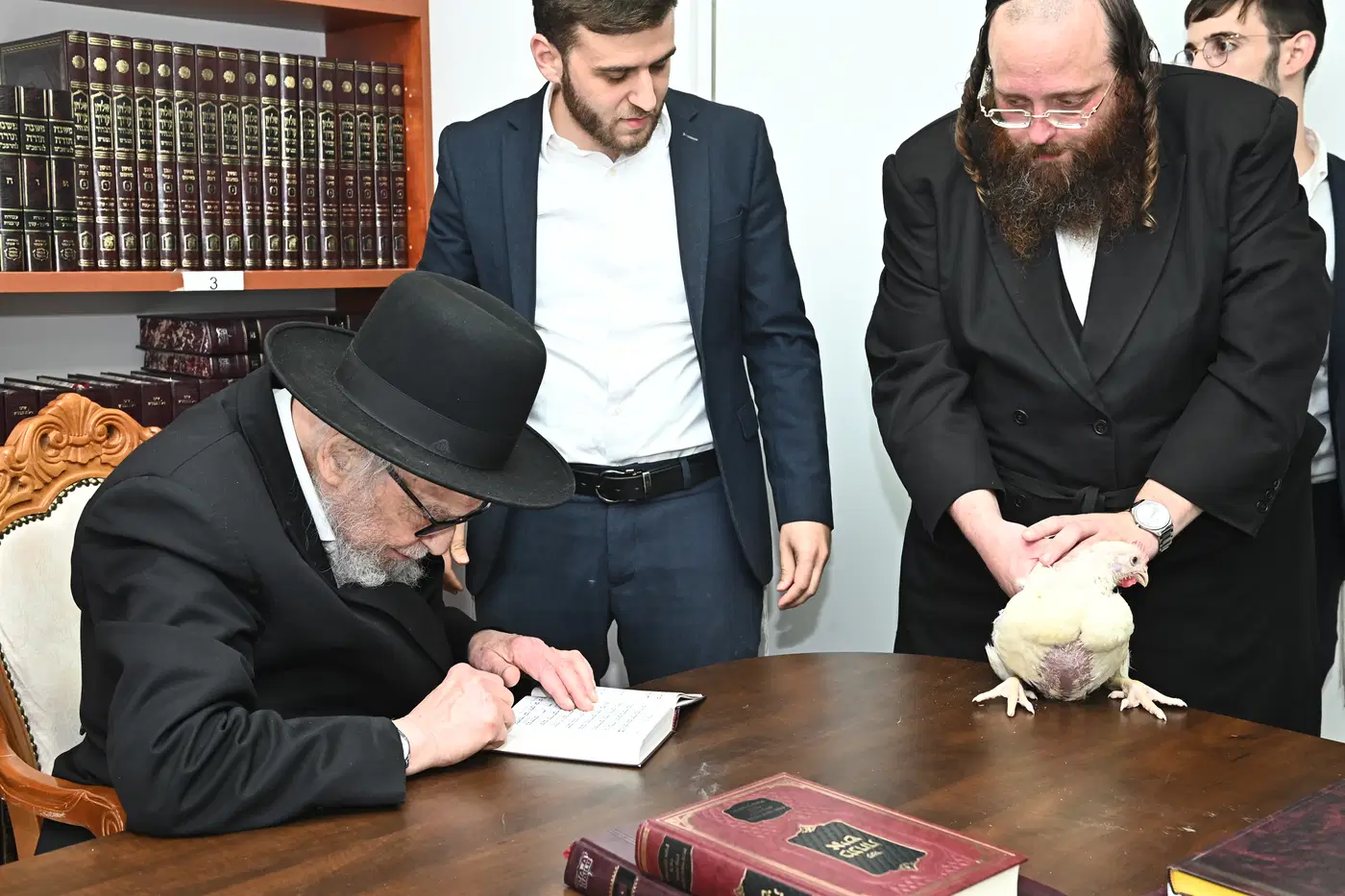 הגרמה הירש בעריכת כפרות