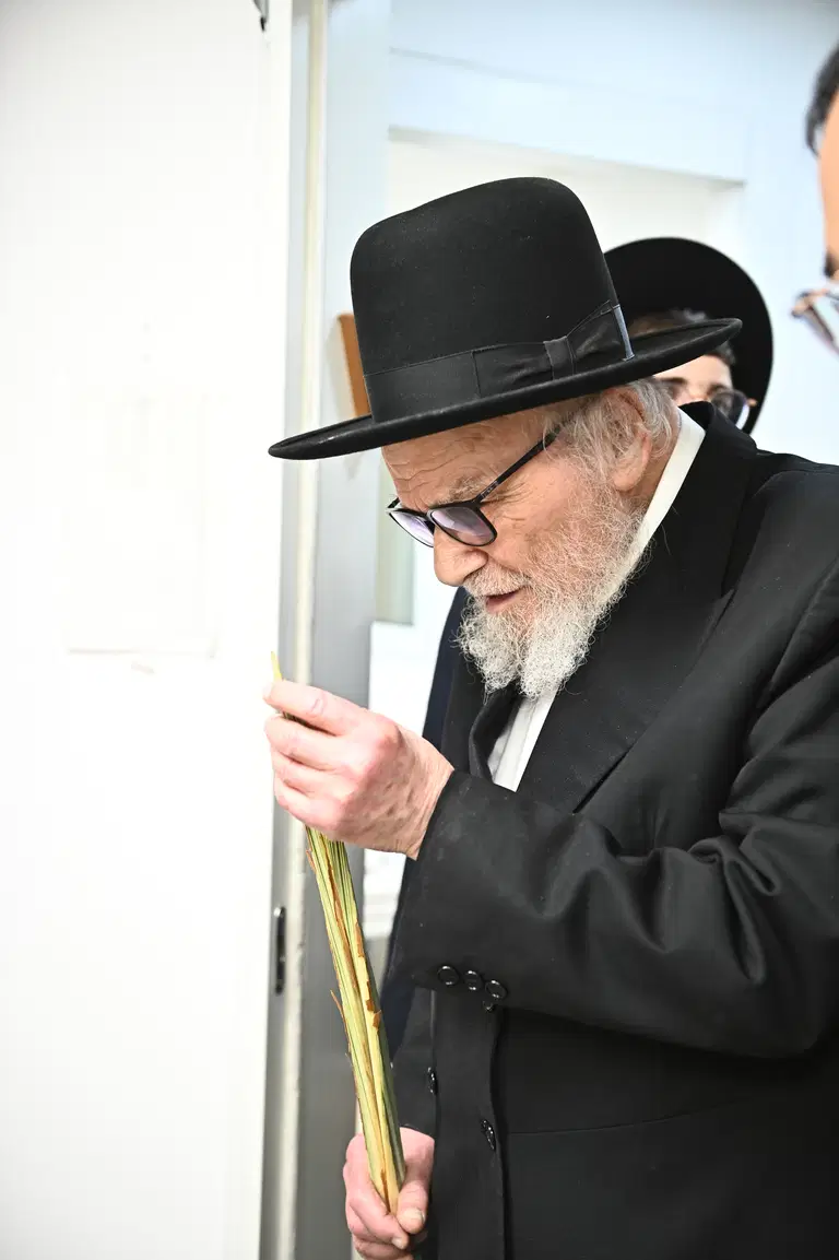 הגרמה הירש בעריכת כפרות