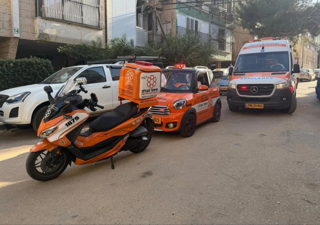 חרדה בבני ברק: פלטת עץ קרסה על תינוקת בת שנה שנפצעה בינוני