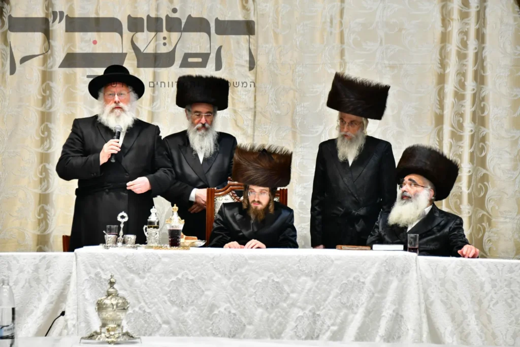 'אוּשְׁפִּיזֵי עִילָאִי': טיש לכבוד האושפיזין בחצר הקודש סאדיגורה