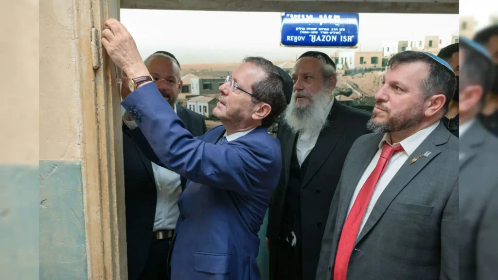 ​"להכות בראש הנשיא": זעם בבריסק על ביקור הנשיא בבני ברק