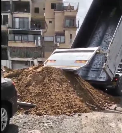 חלוקת המזון ל-1,300 משפחות בבני ברק נחסמה בפסולת
