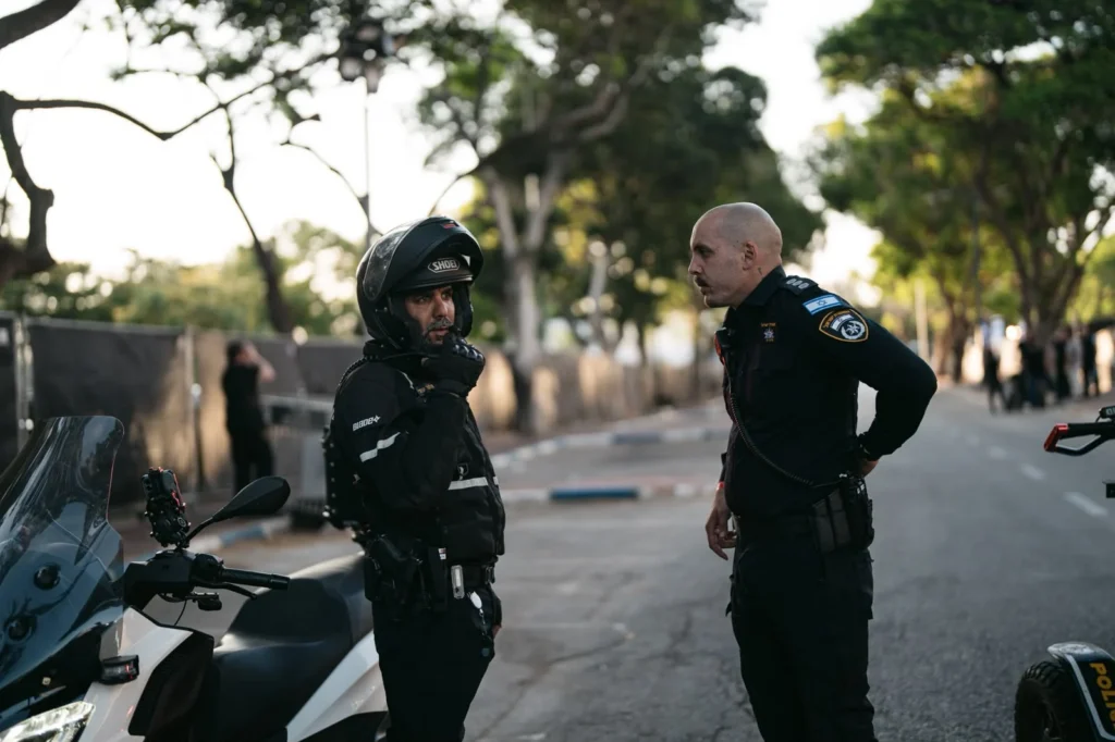 שוטרי משטרת ישראל בהיערכות לקראת חסימות ועצרת בחירות