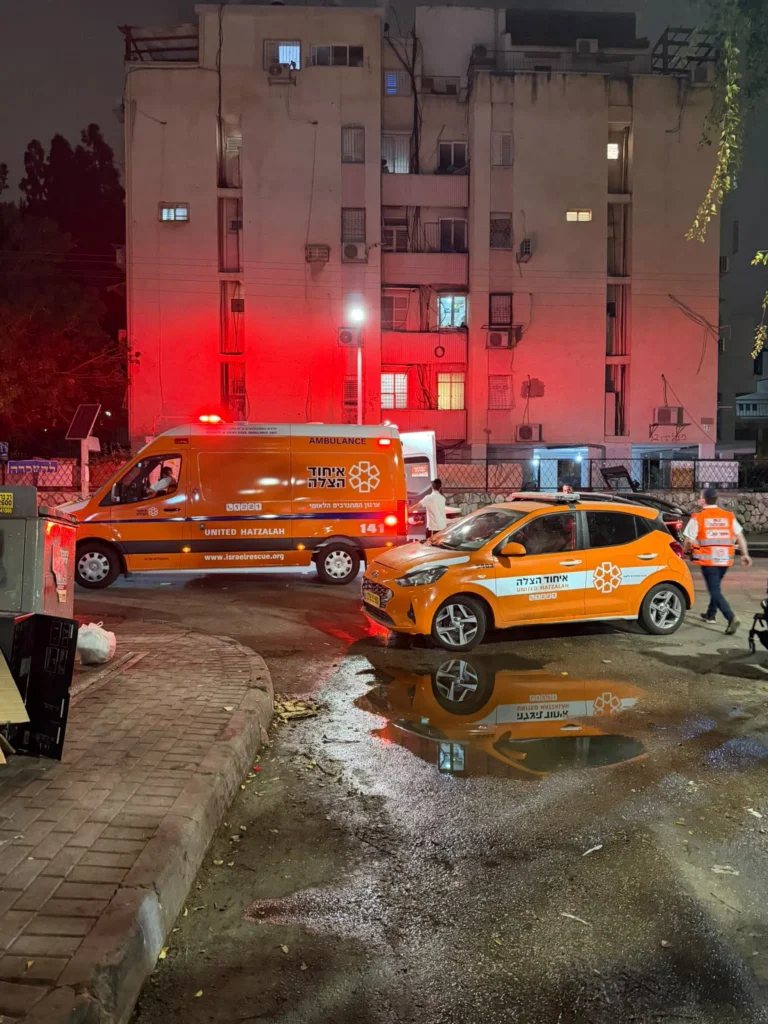אמבולנס איחוד הצלה בזירת תאונה. צילום: דוברות איחוד הצלה